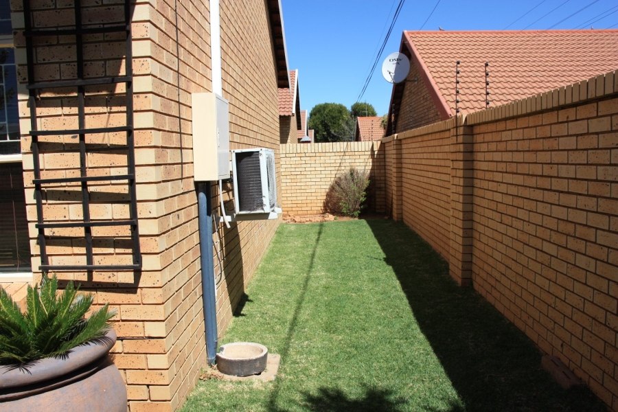 3 Bedroom Property for Sale in Langenhovenpark Free State